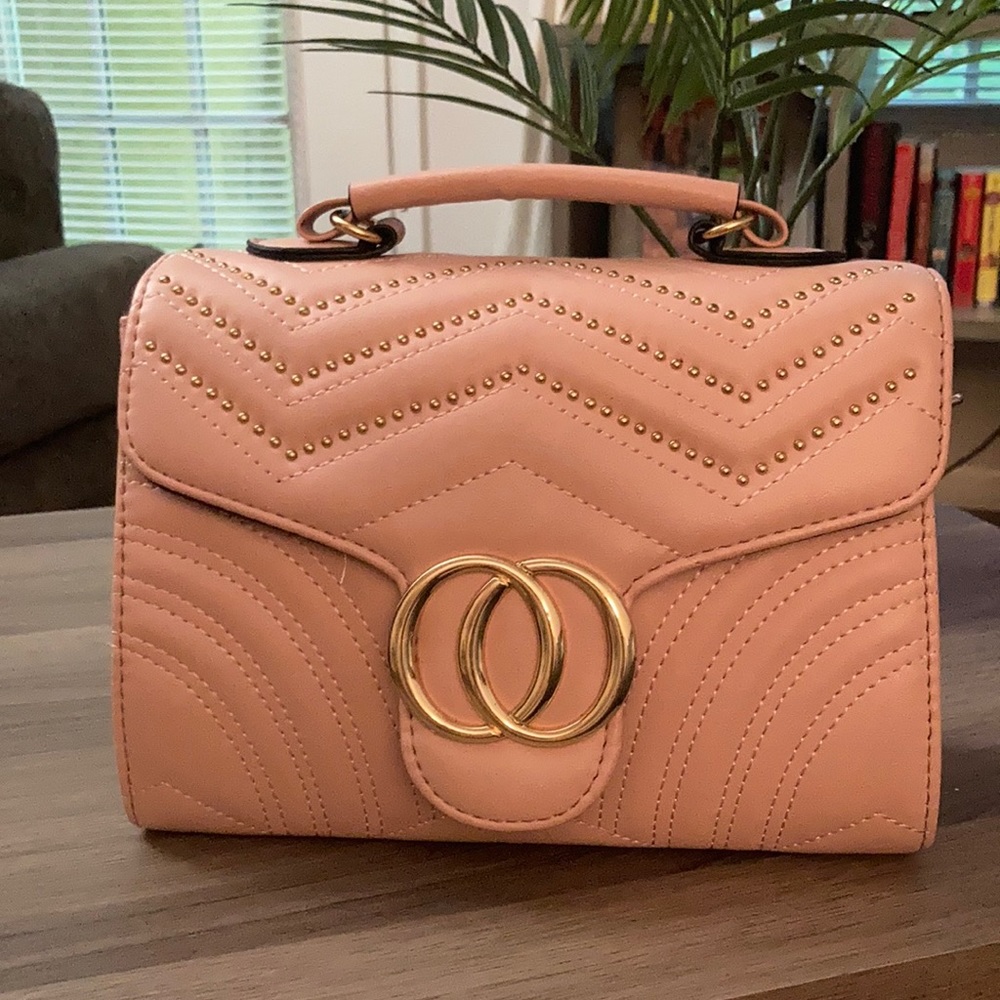 Plush pink handbag!
